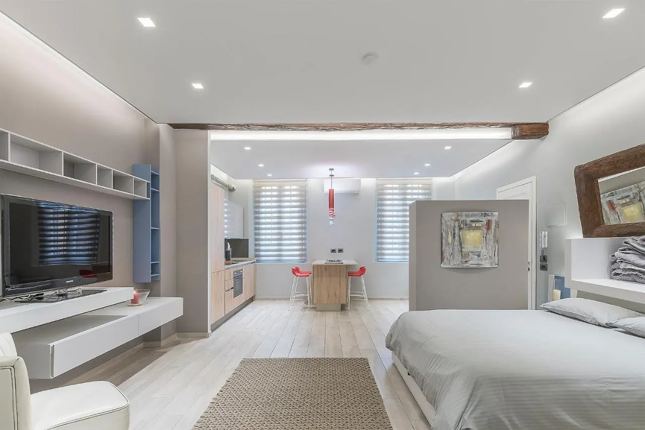 בולוניה Mandria Apartments 1 2 0*,  איטליה