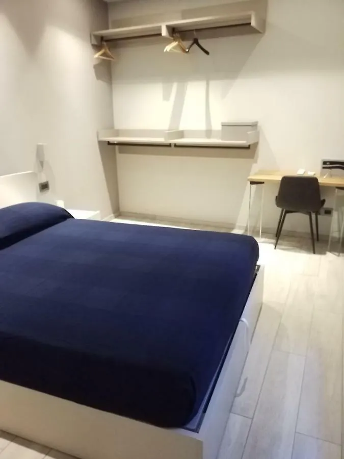 Mandria Apartments 1 2 Bologna 0*,  Italia